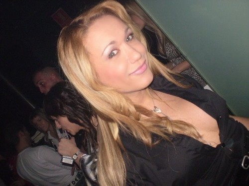 sou feliz nao pelo o que tenho e sim pelo que Sou! http://t.co/v0JKhFfg8L