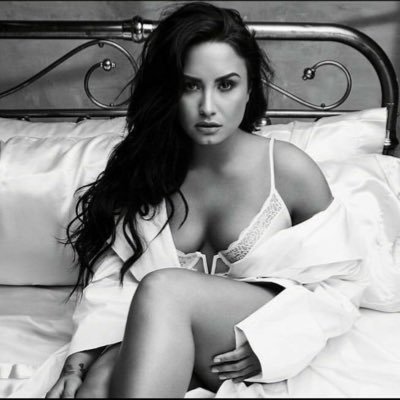 My role model is demetria devonne lovato hart | My prince Austin mahone | The best band in the world Jonas brothers| The best of the best Il volo|
