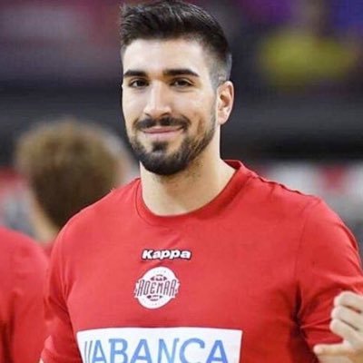 Jugador de #balonmano 🤾🏻♂️Actualmente en el @BMTorrelavega de la liga @ASOBAL🐂 Ciudadrealeño.