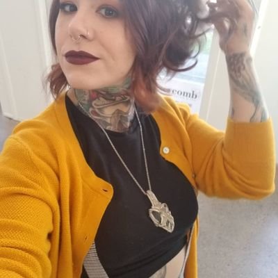 I'm a tattooer, published model, and a multi media artist. Youtuber https://t.co/sawiBfwRye…