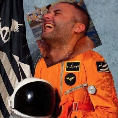 Me gustarĆa morir como mi abuelo, durmiendo. Y no gritando como el resto de personas que iban en el coche.
{programo cosas} ⨠Astrónomo Amateur