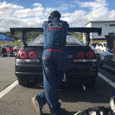 R33乗ってます🚙💨💨 ホントはFDがすきw 車:RX-7→BCNR33バイク:TZR50→スペイシー125→CBR250RRmc22＆PCXどんどんフォロー お願いします！！