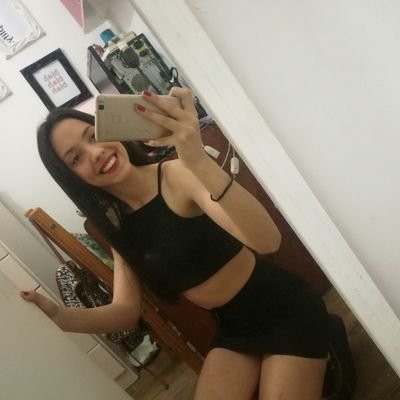 mirnaaelizabeth's profile picture. 