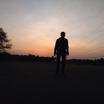 RAKSHI125's profile picture. 