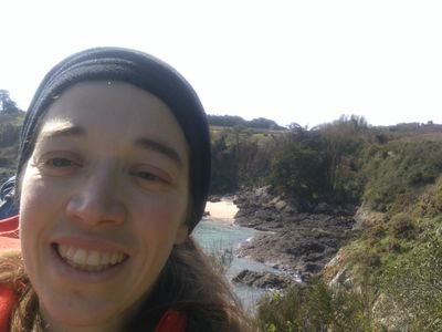 Biòloga, professora de secundària i lectora! Convençuda de poder ajuntar novel•les i ciència!