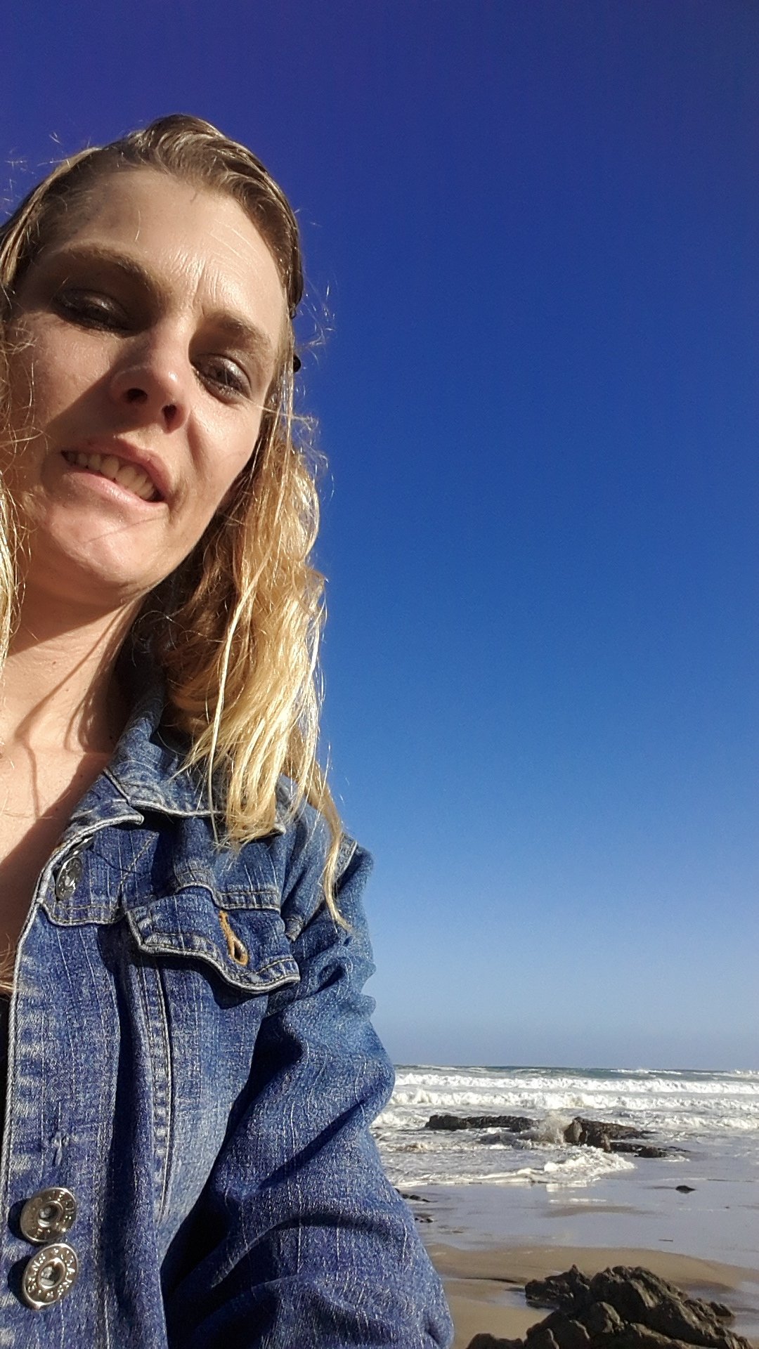 LandiMarais1986's profile picture. im just me.
you dont like what you see thats your problem.