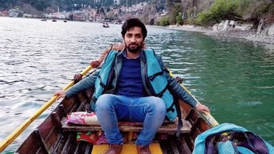 Youtuber_Anand's profile picture. Travel Vlogger| Exploring India| 30+ Cities Explored |Computer Science