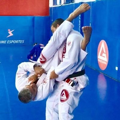 Professor de jiu-jitsu na escola GB Barão Geraldo