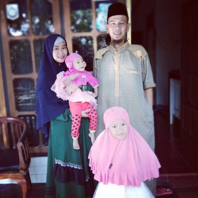 Bila kita dianggap sukses, berarti yang Sukses adalah orang tua, guru-guru kita dan orang-orang yang membantu kita sukses