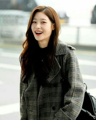 Y6s3VwALeqDmgbI's profile picture. 