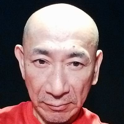秋田県出身。俳優、演出、劇作家。帰ってきたゑびす主宰。銀色天井秋田代表。秋田弁ひとり芝居「なまはげシラノ」を携えてどこへでも参ります。
J.J.Cale VanMorrison Howlin'Wolf
ヘッダーは勝山修平さんがドットで作ってくれた「なまはげシラノ」