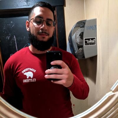 SotoTheMan's profile picture. 25  |	 Lewis University Graduate  |	
Instagram & Snapchat: SotoTheMan  |	
I hardly ever Tweet.