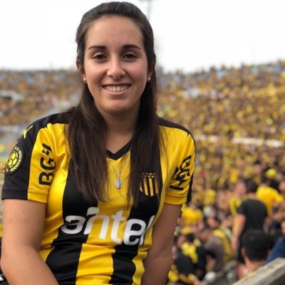 Desde 1891 la mejor hinchada del mundo Playa Pascual 💛🖤 #Peñarol