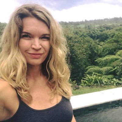 MccostlinSarah's profile picture. Loving and open to all possibilities🥂🍜🍕🚘🇺🇸