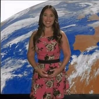 Periodista🗞️, con Io que eso supone. Igual te cuento las noticias o el tiempo 📻 que te hago un plan de comunicación🗓️🤪
Instagram: @carol_curado