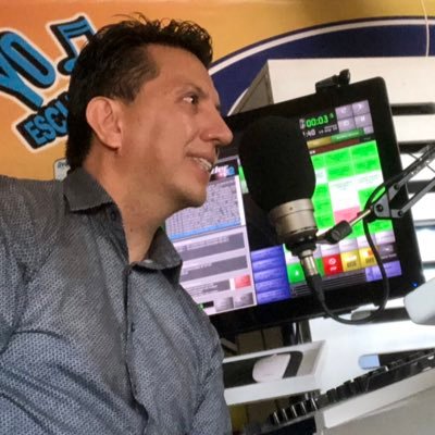 A lo largo de la vida se conoce muchas máscaras y muy pocos rostros .