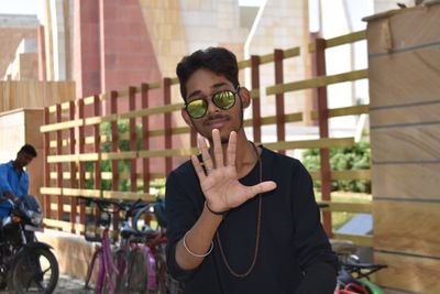 Kashi washi hu... Namaskar mere pyare desh washio..
Swachta har gar mai..
Follow kariye...Or muje bi ..Desh ko pargati par laye...