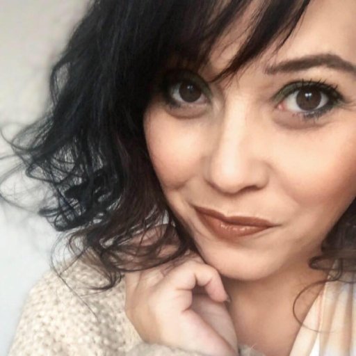Blogueuse multithèmes avec un vrai travail dans le marketing digital. Déteste le matin et les appels de phare. Surtout le matin. Et Instagram.