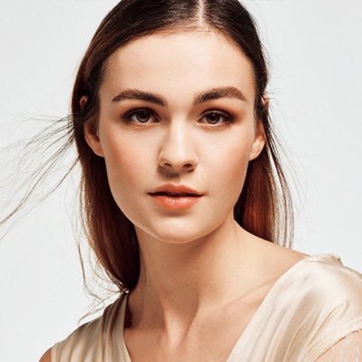 Cuenta de información diaria sobre la atriz @skeltonsophie en español. Conodida por su papel en Outlander como Brianna Fraser.