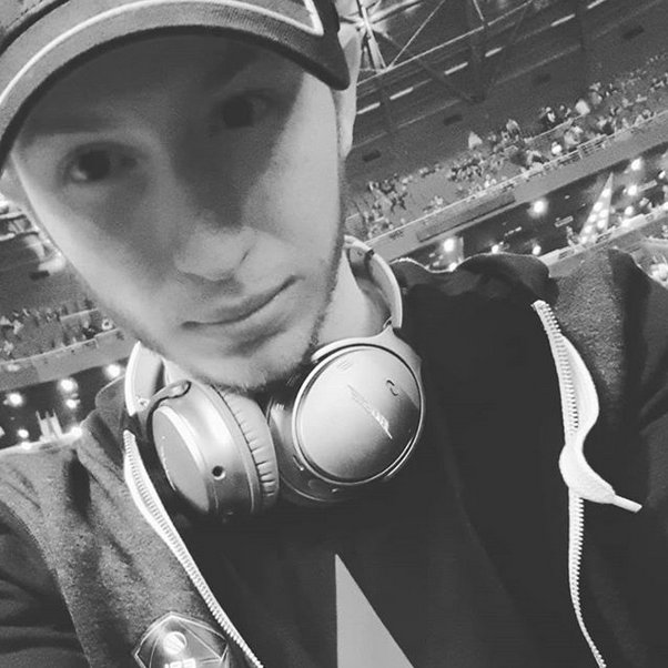You're here because... well I don't actually know, but you're always welcome
...welcome to catch these hands // live at https://t.co/Scb0llTV2H