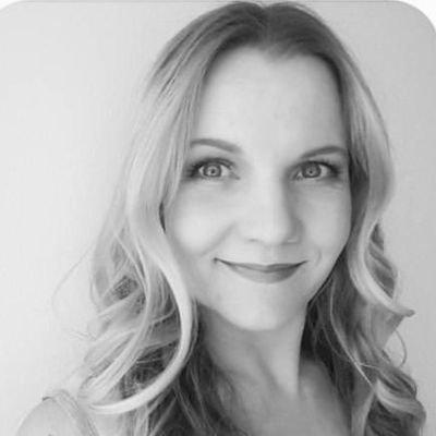 Viivinen's profile picture. ▶ Helping people unlock their potential! 🚀 Career Coaching 💎People & Culture💫