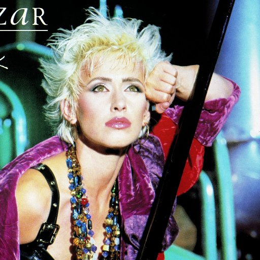 The official twitter account for Thereza Bazar. Singer/Songwriter and former member of 80's pop sensation Dollar. 💋