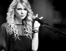 I just dont have words to describe how much i love tay swift!. Please Follow and talk to me if u love her too!
♥.☮.♫.Taylor Swift. JB .ツ