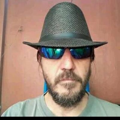 MauricioBustosP's profile picture. siempre y hasta la muerte de izquierda... y licenciado en ciencias psicologicas... me dio paja sacar el titulo