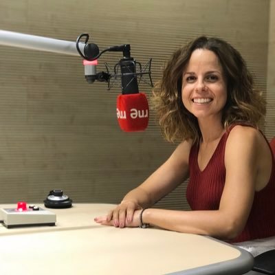 De vuelta a la información económica, mi casa, en RNE, tras 5 años editando en Radio 5. Lo que no cambia, mi pasión por la literatura infantil.