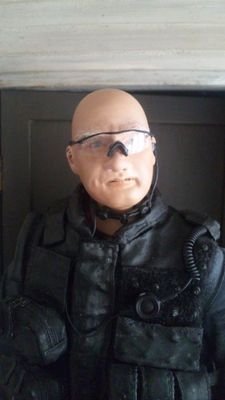 1/6アクションフィギュアのカスタムをしています。