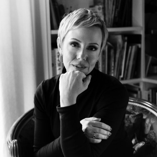 SCENEmarketing's profile picture. PARIS + Beaune 🇫🇷 • PacNW 🇺🇸 • Founder + Owner of Scene Marketing Group • Author-in-Progress