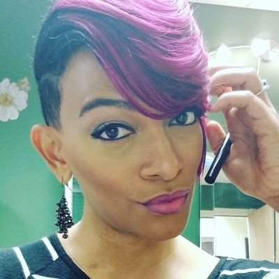 healthyhairdiva's profile picture. #LetsGro some #healthyhair 
#Hairstylist #Makeupartist