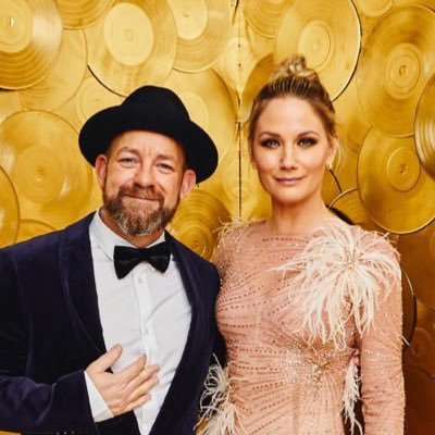 UK fan page of the country music duo Sugarland