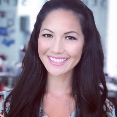 TV Spokesperson For Crafts + DIY 💁🏻♀️🎬 Former Magazine Editor💄 Sewing Entrepreneur🧵 Author 📖 Mom 👧🏾🇬🇭