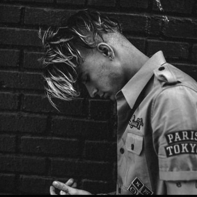 Rainberry, please
You think I'm on my knees
A proud #zquad trying to get noticed by @zaynmalik
↪Stream #NoCandleNoLight ↪ Let's get #pillowtalkto1B
#ifb