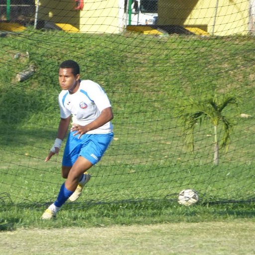 (Nueva cuenta) amo el fútbol, tanto que solo puedo pensar en eso, mi sueño? ser futbolista profesional...