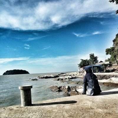 amilazzara's profile picture. i'm not very good at friends 🙏