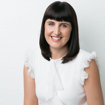 Marketing Consultant and Business Coach. Teaching DIY marketing techniques to service-based small businesses without the overwhelm.