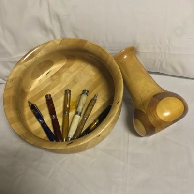 CGarageart's profile picture. Handturned recycled wooden crafts 💕 US shipping only currently DM me for more info and inquiries 💕