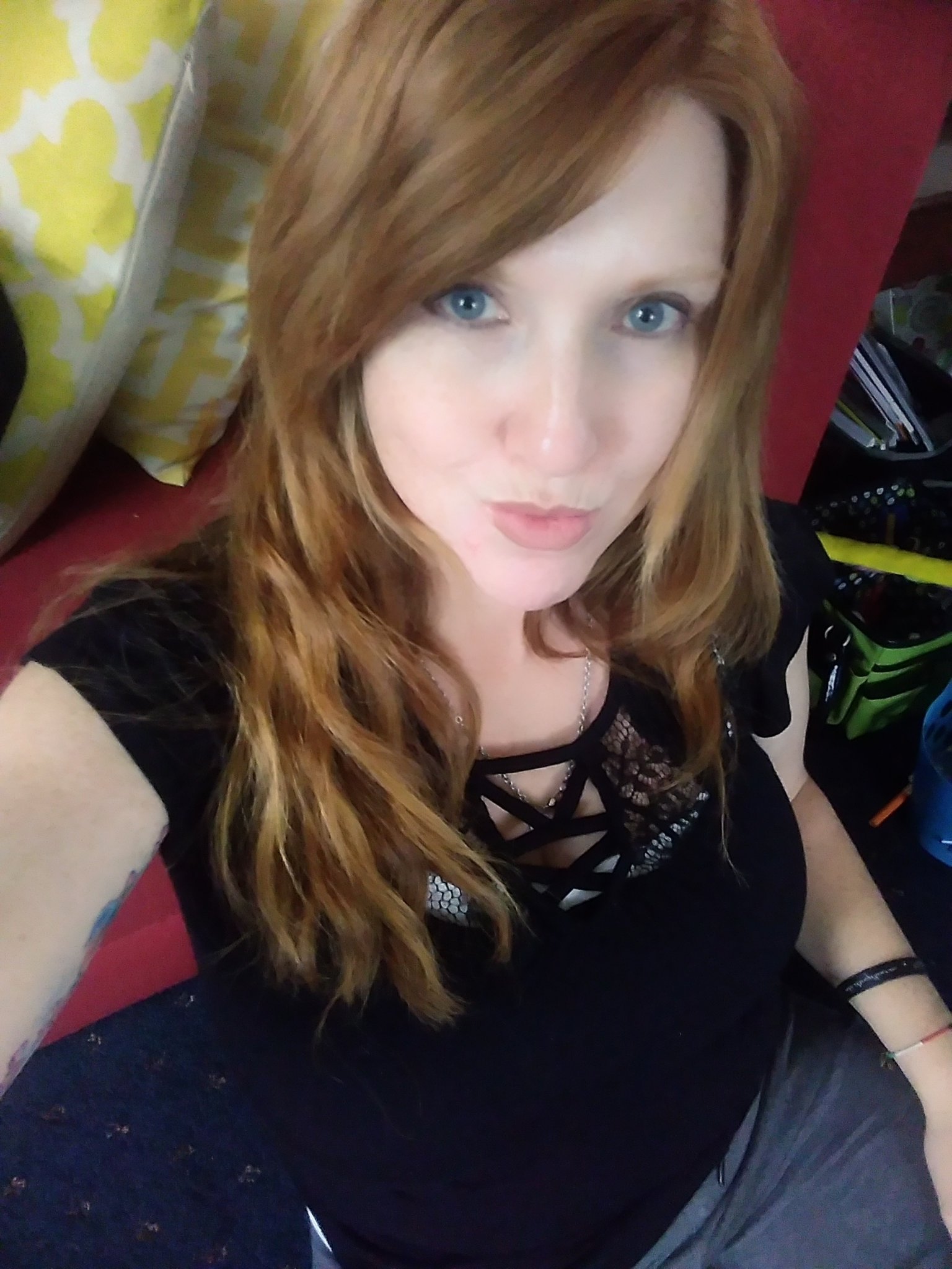 london475's profile picture. I love Europe, history,  classic movies, Audrey Hepburn, Bogart, the 80's, traveling, spirituality, entering sweeps and vintage things. I am also an autism mom.