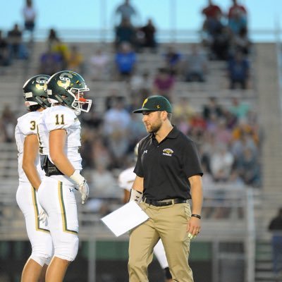 Big Chicago sports fan (minus the white sox). Pretty much why I am on Twitter. Defensive Coordinator for the Stevenson Patriots