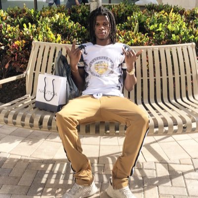 sparkdableez's profile picture. independent 🇯🇲