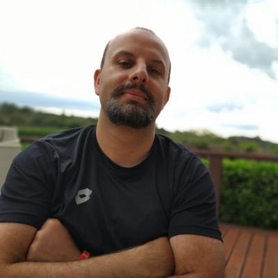 Pós graduado em Processo Penal, cervejeiro artesanal e Corinthiano graças a Deus !