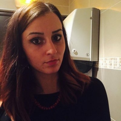 Je me prénomme Myriam j'ai 31 ans je mesure 1m75cm,je suis d'allure simple a voir.