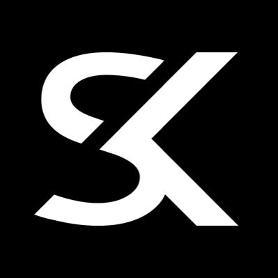 #Screenwriter #Director #Photographer #Entrepreneur Simplicity is the ultimate sophistication. - L. Da Vinci Diversification is the key. - SK