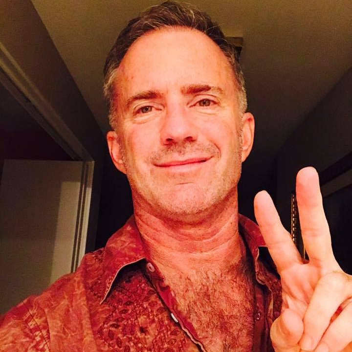 Bonsoir je me nomme Julien.
je suis disponible pour quelque actualités et aussi me fait des nouveau amis