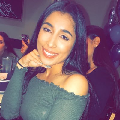 sha_heenz's profile picture. 