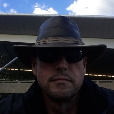 I'm a chatty voyeur from Southern Africa, travel for a living, not into being rude or rude people either. Please say hi if you would like to. Chris