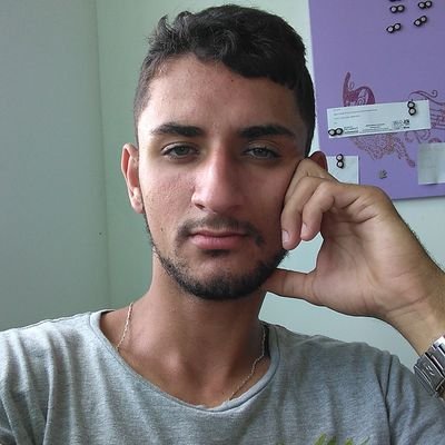 Penso logo existo, mas só a existência não me basta.