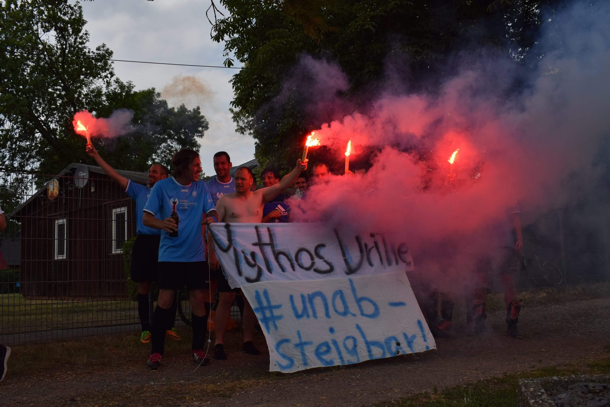 #mythosdritte | die geilste Band der Welt | Herde | 
non established since 2008 | älter als #Rasenballsport Leipzig | 
#unabsteigbar | 14 Jahre Dritte💙 | SVL